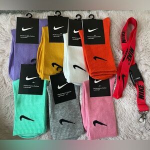 NIKE SOCKS & LANYARD